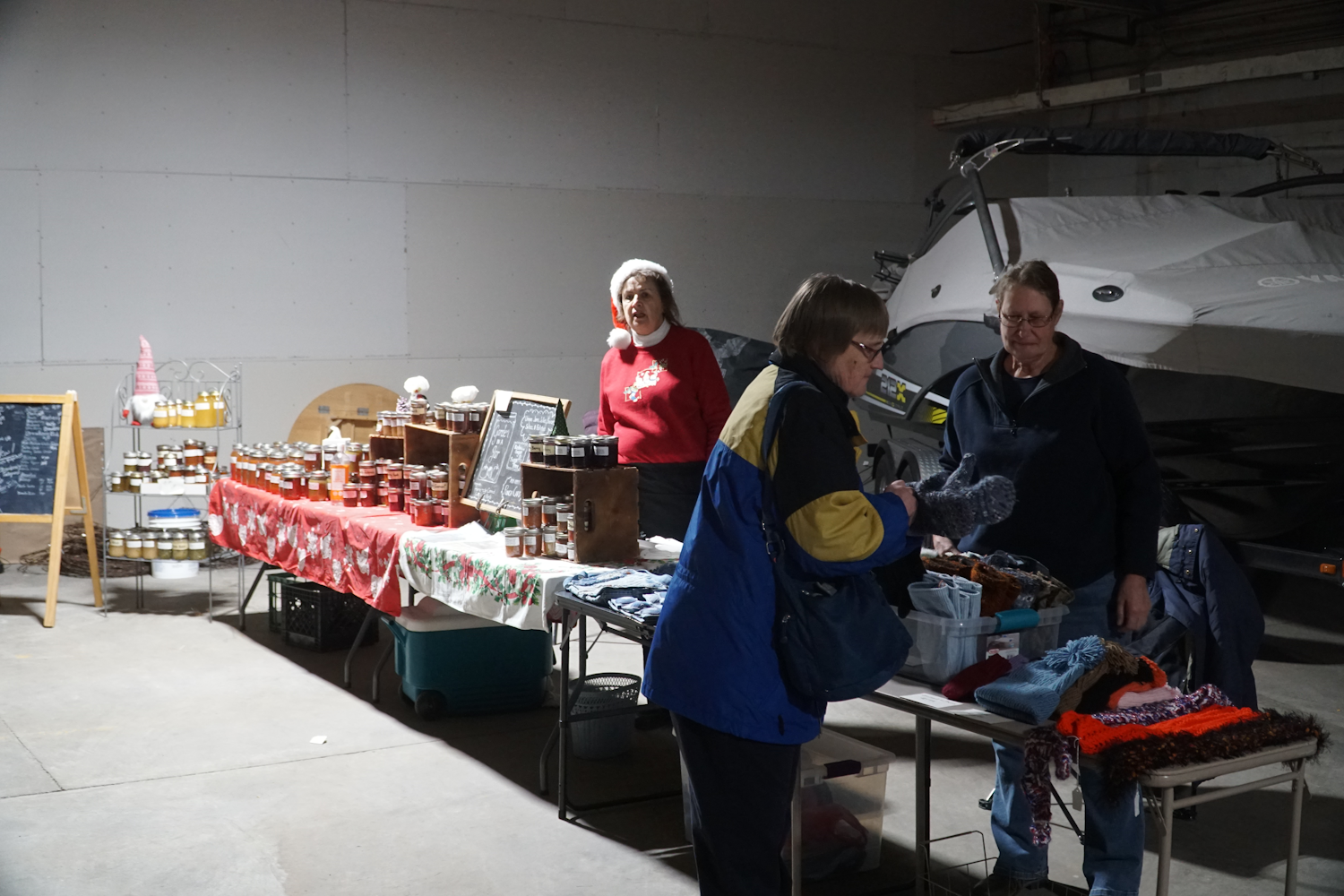 (PHOTOS) Midtown Market Holds First Winter Pop Up Market With Christmas